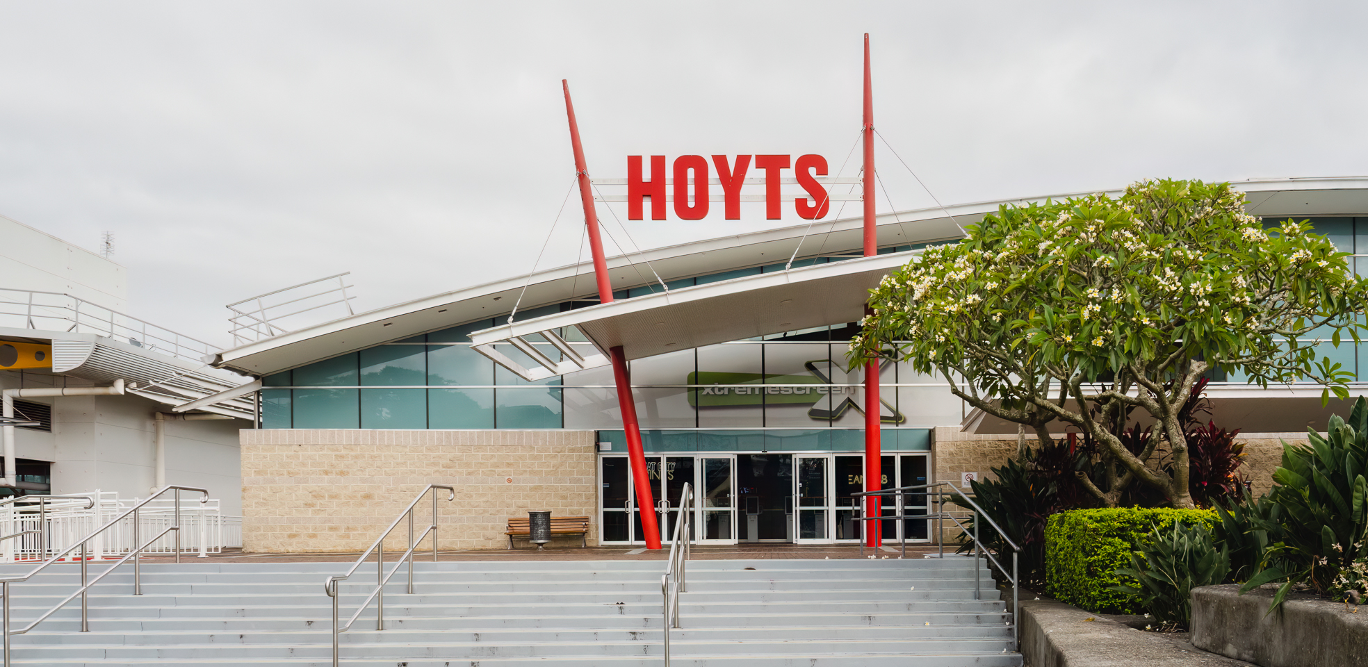 EF_HOYTS005.jpg