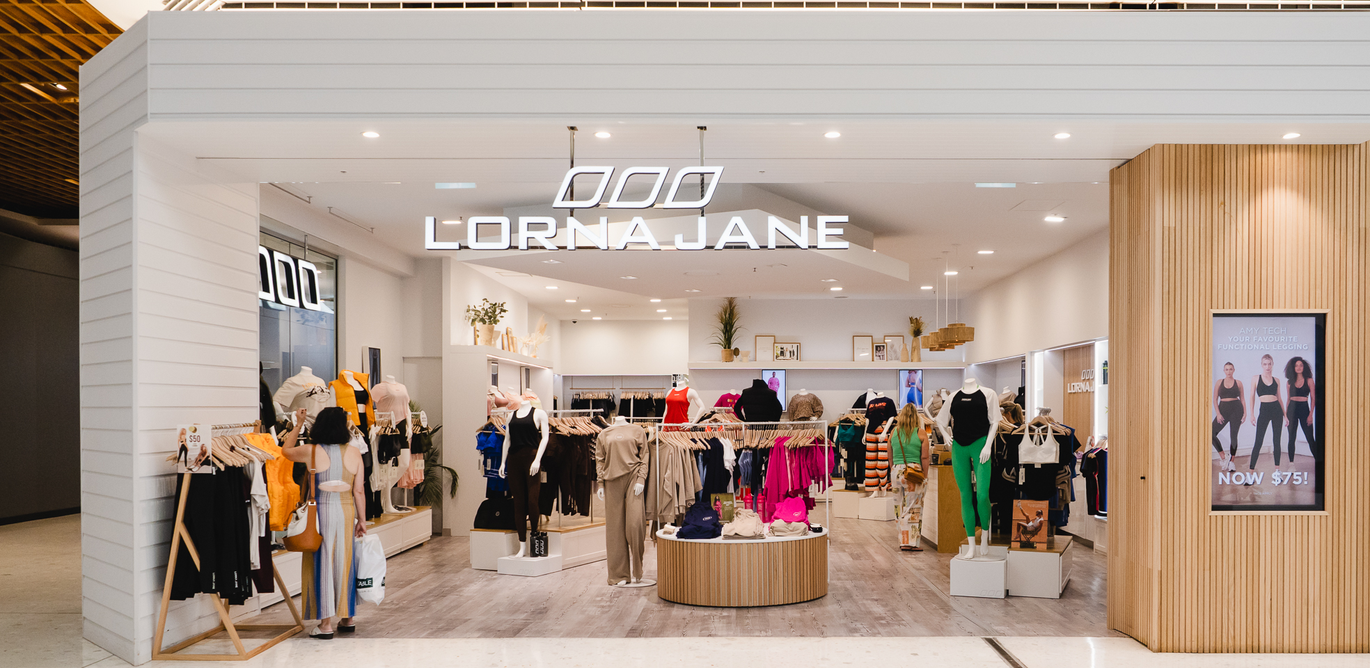 EF_LORNAJANE0001.jpg