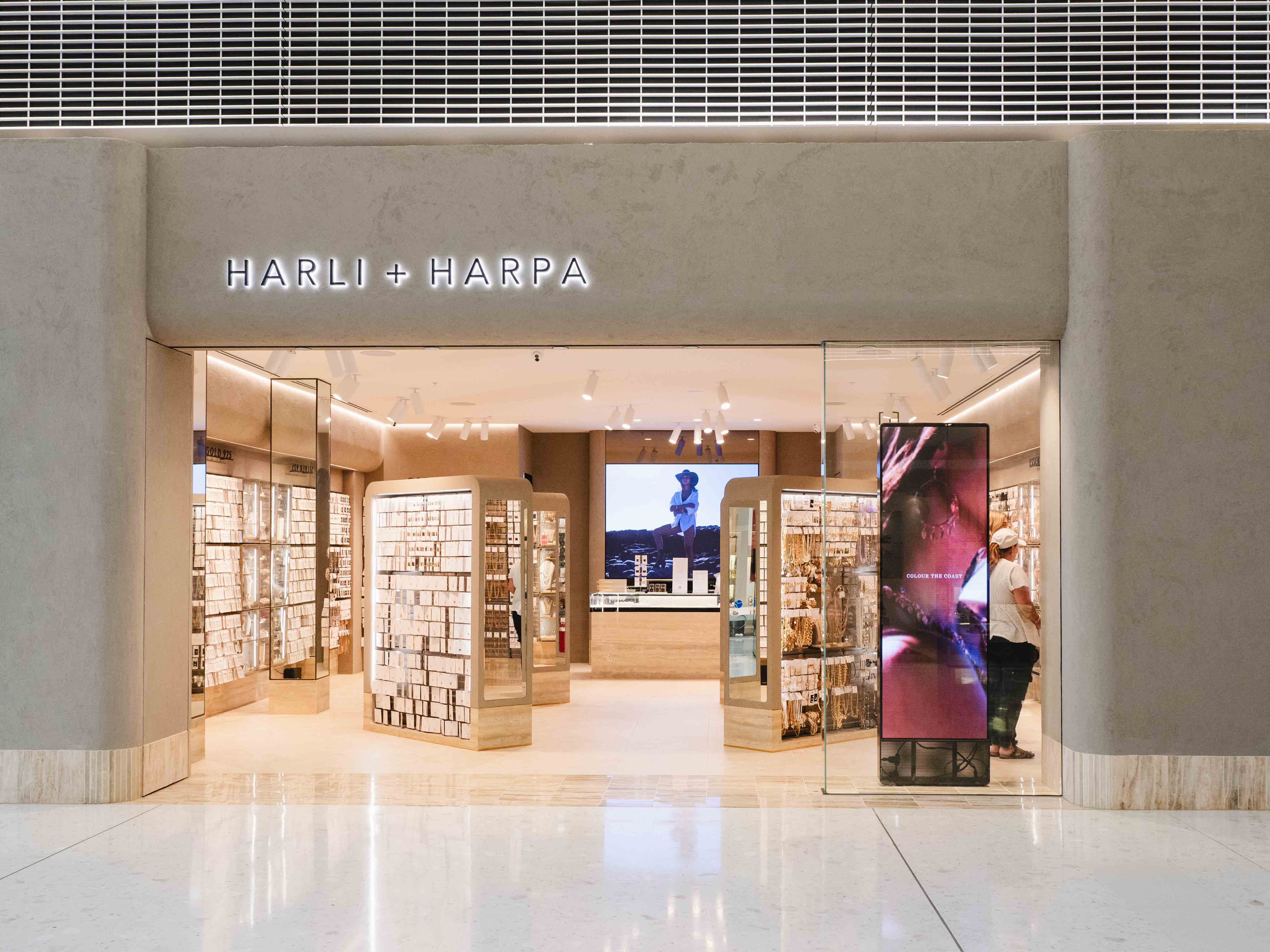 WEB_EF_HARLIHARPA-0002.jpg